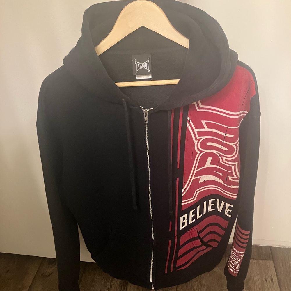 Tapout Hoodie Medium